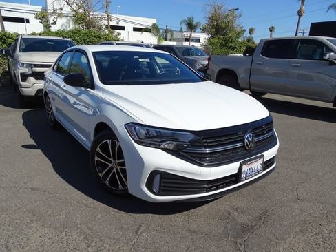 Used 2024 Volkswagen Jetta Sport FWD image 5