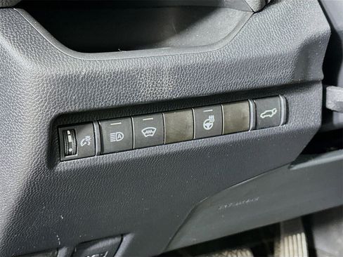 Used 2023 Toyota RAV4 XLE Premium image 10
