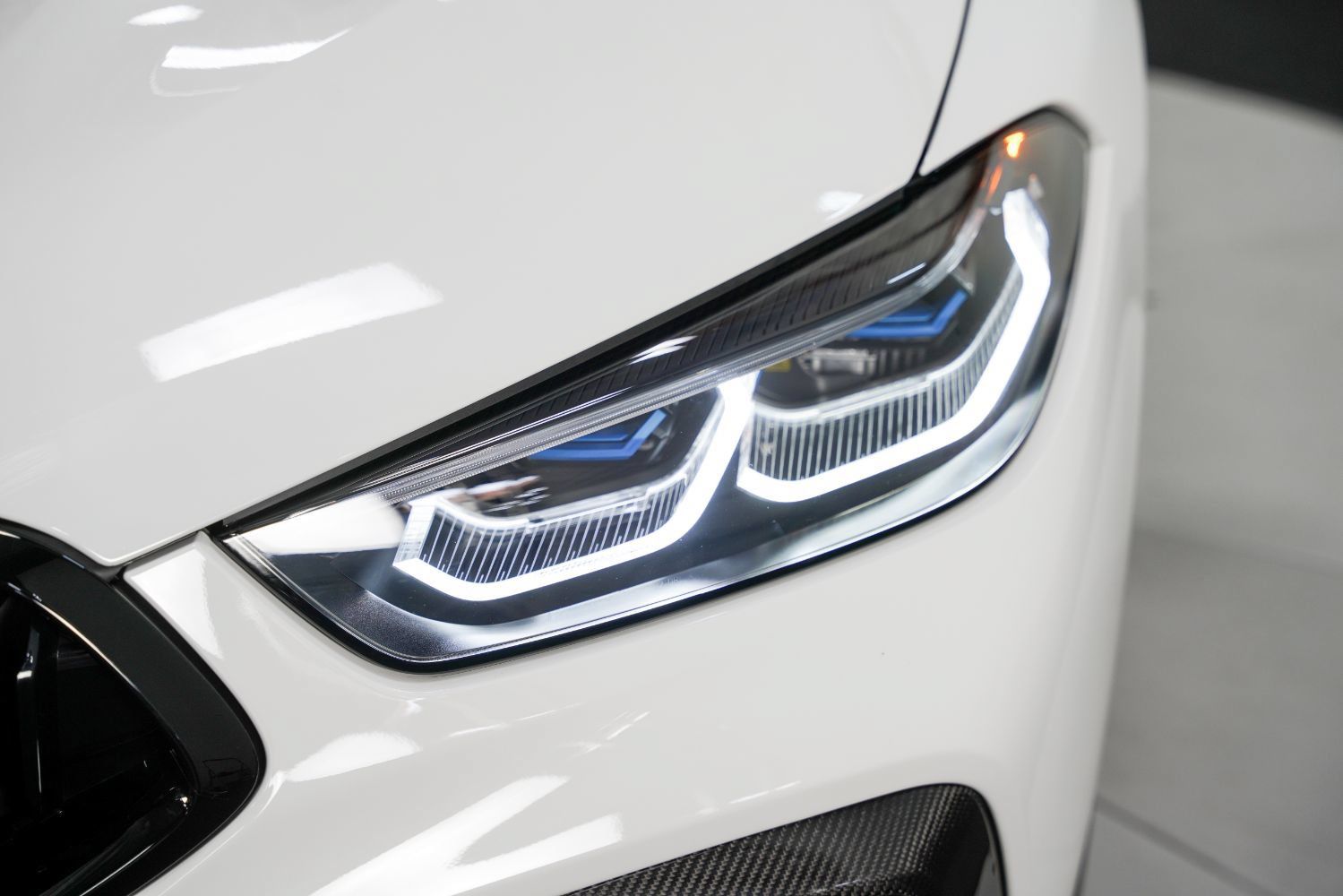 Used 2025 BMW M8 Competition w/ M Carbon Exterior Package AWD/4WD image 16