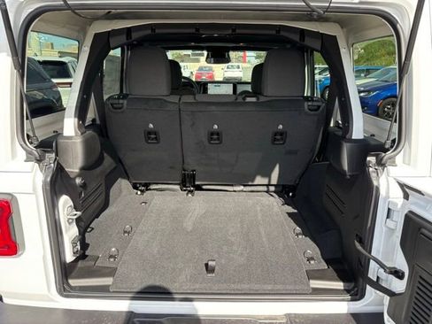 New 2026 Jeep Wrangler Unlimited Sahara AWD/4WD image 22