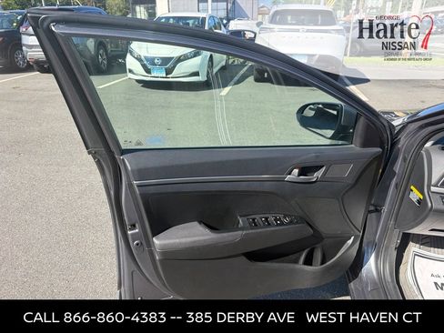Used 2018 Hyundai Elantra SE w/ SE Connectivity Package 04 FWD image 7