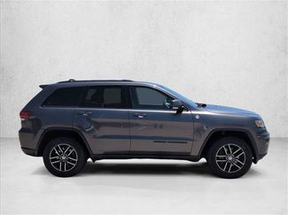 Used 2017 Jeep Grand Cherokee Trailhawk AWD/4WD video 4