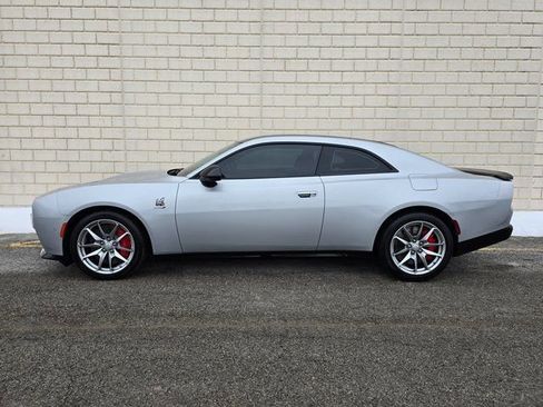 Used 2024 Dodge Charger Daytona Scat Pack w/ Plus Group AWD/4WD image 14