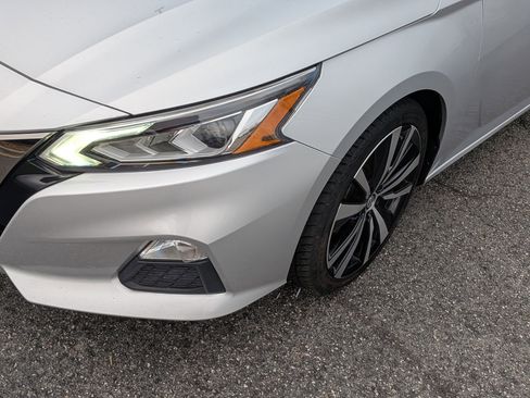 Used 2022 Nissan Altima 2.5 SR image 11