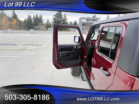 Used 2021 Jeep Gladiator Rubicon w/ Trailer Tow Package AWD/4WD image 33