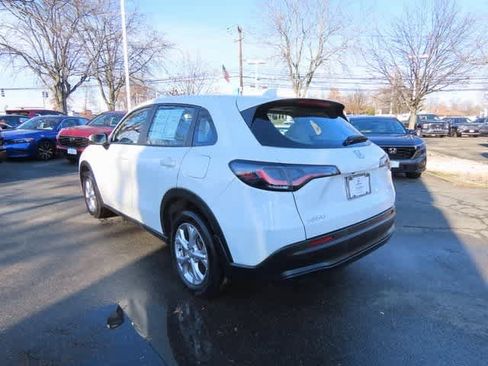 Certified 2023 Honda HR-V LX image 4