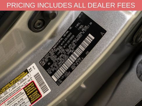 Used 2021 Toyota Highlander Limited FWD image 23