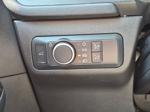 Used 2022 Ford Escape SE w/ SE Sport Appearance Package FWD image 18