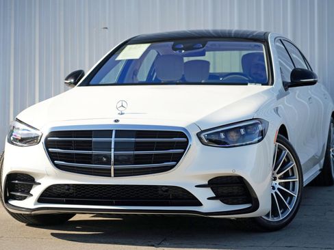 Used 2021 Mercedes-Benz S 500 4MATIC image 3