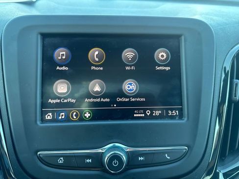 Used 2022 Chevrolet Equinox RS w/ LPO, Floor Liner Package image 4