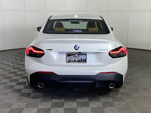Used 2025 BMW 230i xDrive Coupe w/ Premium Package image 9