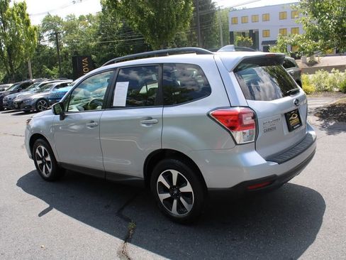 Used 2018 Subaru Forester 2.5i Premium AWD/4WD image 6