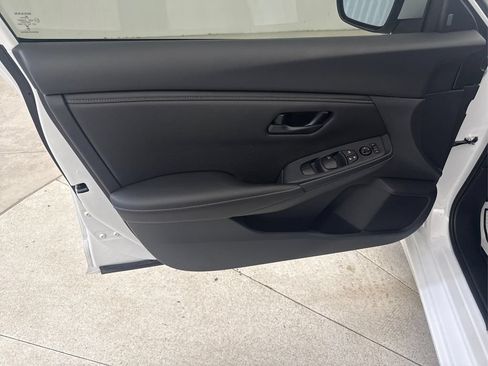 Used 2025 Nissan Sentra S FWD image 33