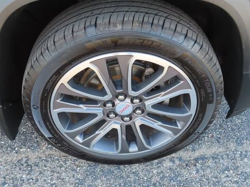Used 2019 GMC Acadia SLT AWD/4WD image 14