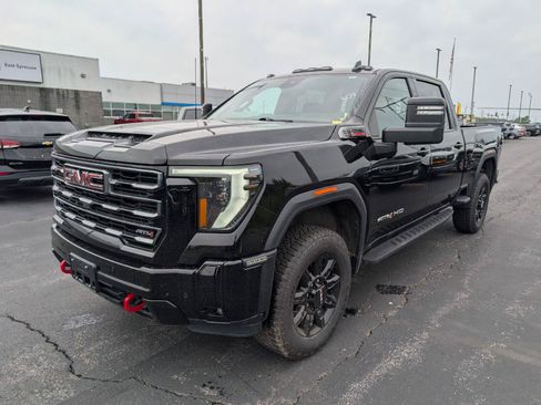Used 2025 GMC Sierra 2500 AT4 w/ AT4 Premium Plus Package AWD/4WD image 4