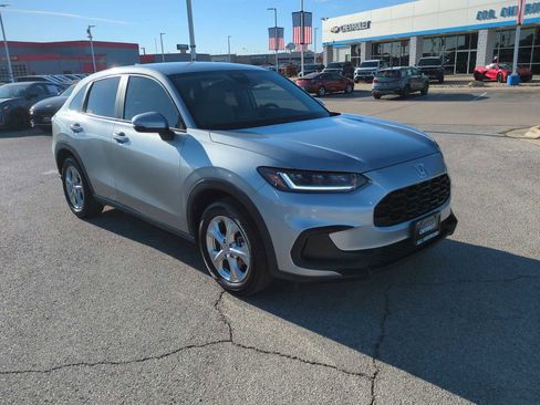 Used 2023 Honda HR-V LX image 2