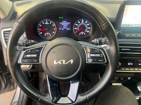 Certified 2023 Kia Seltos S w/ Navigation Package AWD/4WD image 19