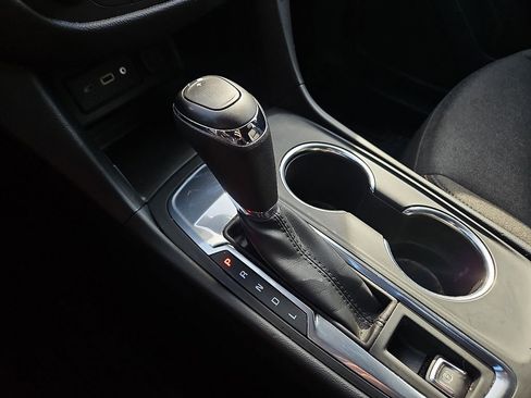 Used 2021 Chevrolet Equinox LT image 15