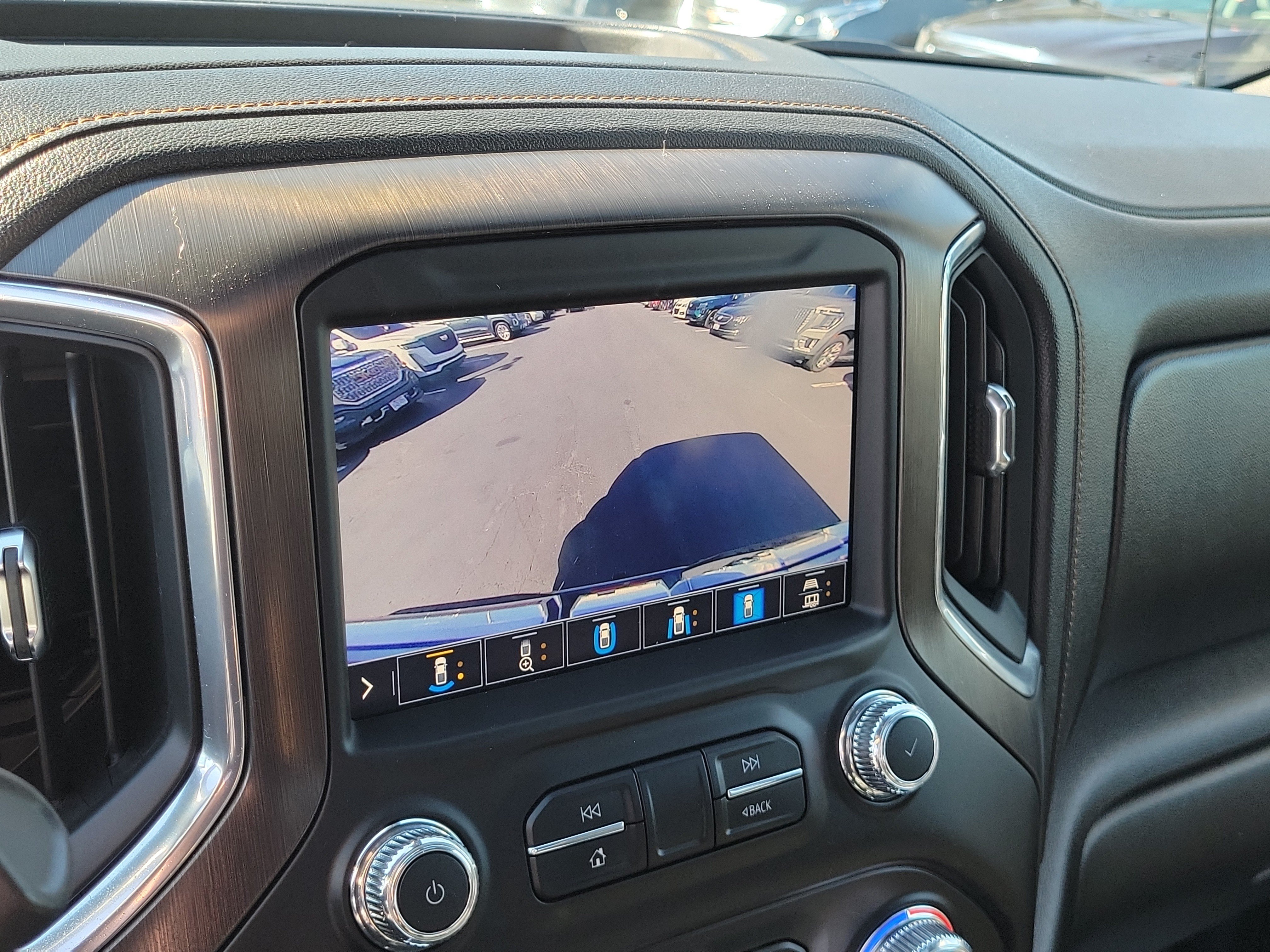 Used 2021 GMC Sierra 1500 AT4 w/ AT4 Premium Package AWD/4WD image 26