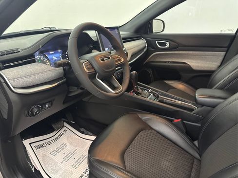 Used 2023 Jeep Compass Latitude AWD/4WD image 25