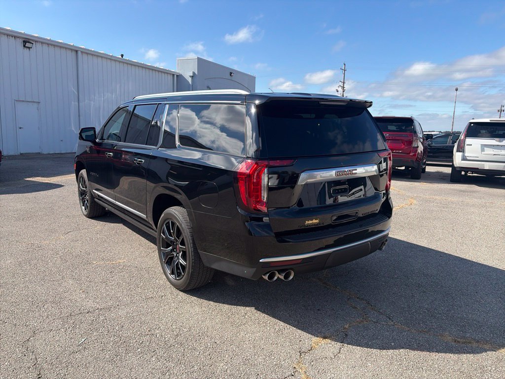 Used 2024 GMC Yukon XL Denali w/ Denali Reserve Package AWD/4WD image 4