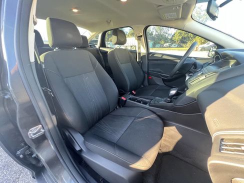 Used 2018 Ford Focus S image 13