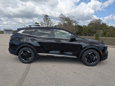 New 2026 Kia Sportage EX FWD image 4