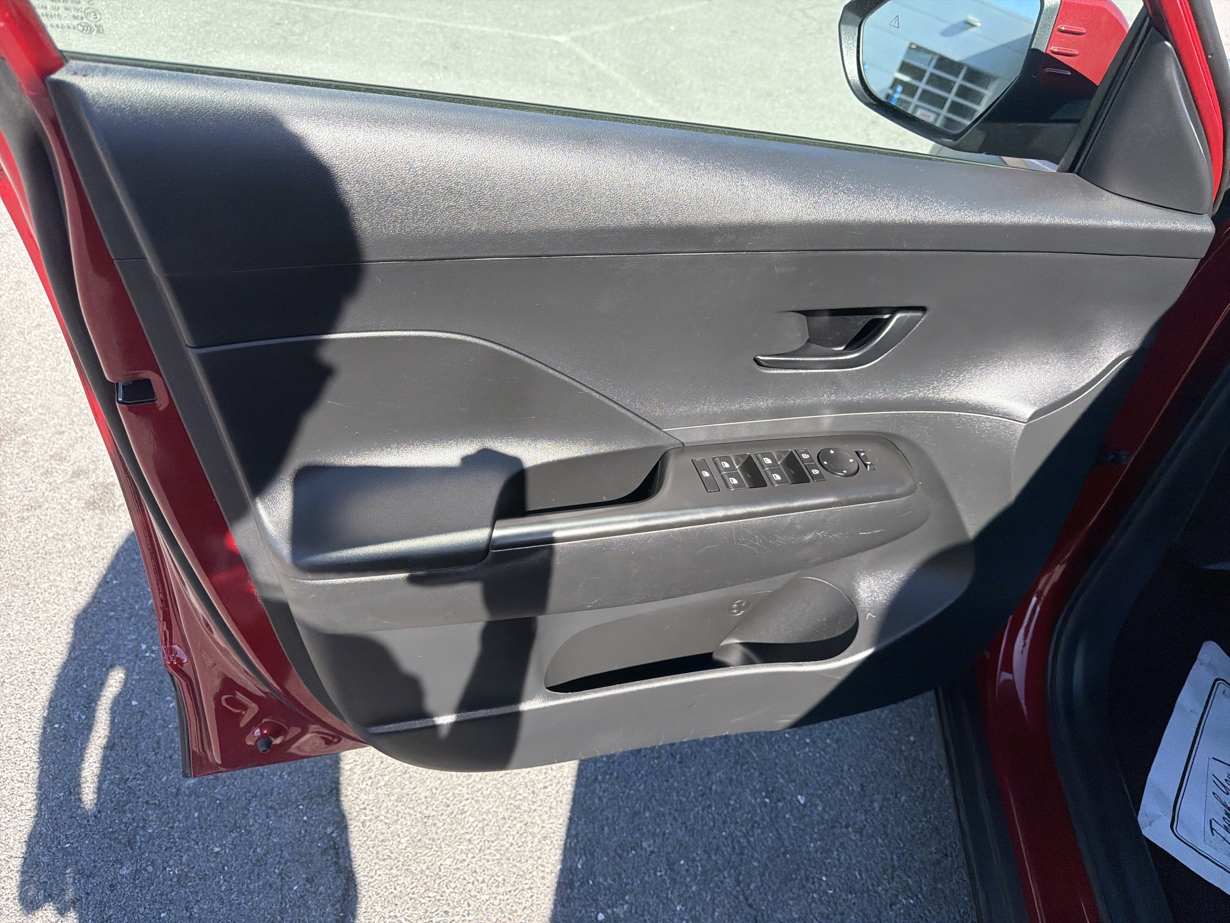 Used 2025 Hyundai Kona SEL FWD image 15