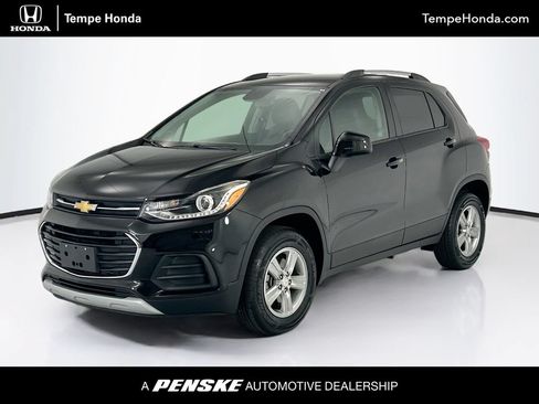 Used 2022 Chevrolet Trax LT w/ LT Convenience Package AWD/4WD image 1