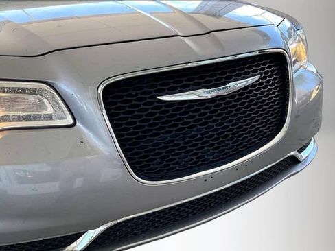 Used 2016 Chrysler 300 Limited RWD image 27