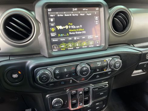 Used 2023 Jeep Wrangler Unlimited w/ Sun & Screen Package AWD/4WD image 37