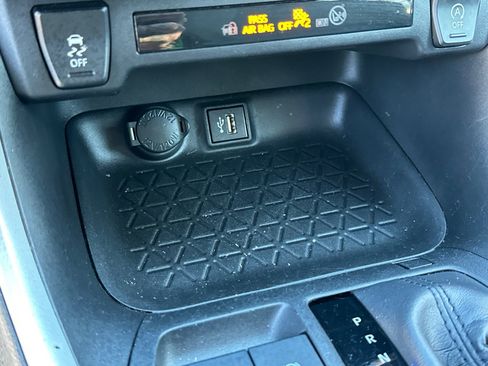 Used 2023 Toyota RAV4 XLE image 31