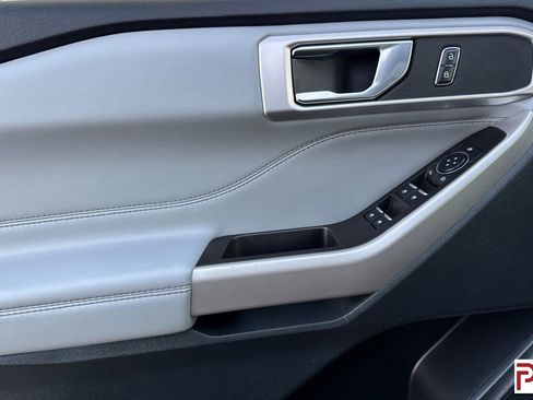 Used 2024 Ford Explorer XLT w/ Equipment Group 202A image 12