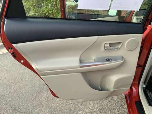 Used 2012 Toyota Prius V Five image 15