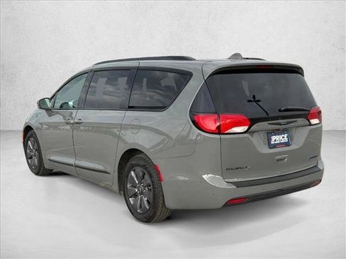 Used 2020 Chrysler Pacifica Limited w/ Advanced Safetytec Group FWD image 3
