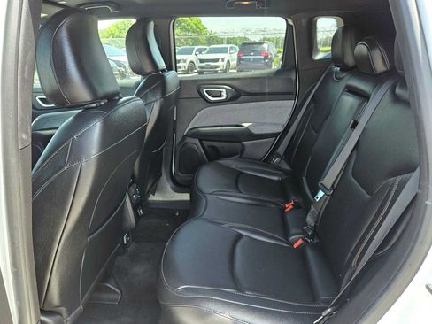 Used 2024 Jeep Compass Latitude AWD/4WD image 19
