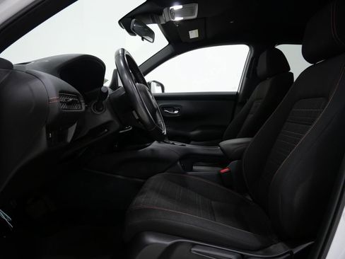Used 2024 Honda HR-V Sport image 12
