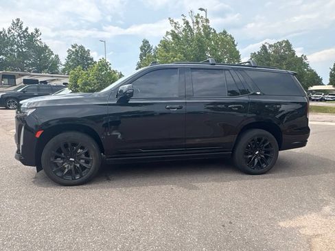 Used 2024 Cadillac Escalade Sport Platinum w/ LPO, ONYX Package AWD/4WD image 2