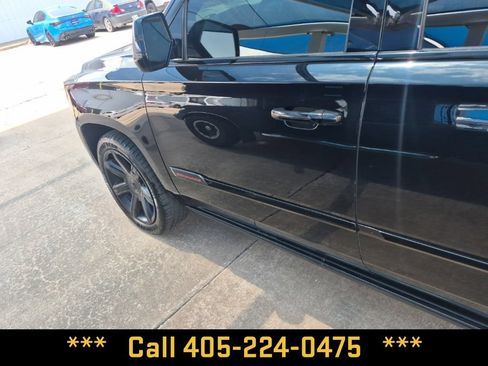 Used 2018 Cadillac Escalade Platinum AWD/4WD image 6
