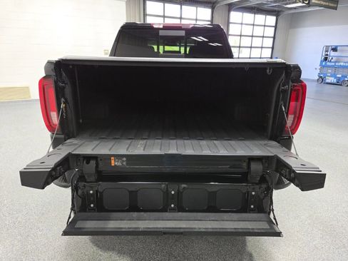 Used 2023 GMC Sierra 1500 SLT w/ SLT Premium Package AWD/4WD image 38
