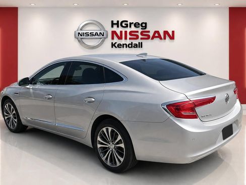 Used 2017 Buick LaCrosse Essence FWD image 2