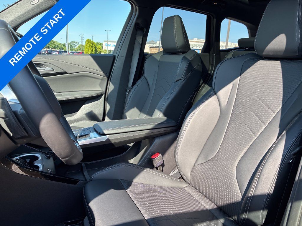 Used 2025 BMW X1 xDrive28i w/ M Sport Package AWD/4WD image 13