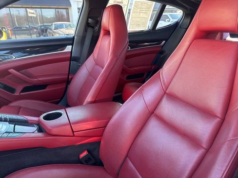 Used 2015 Porsche Panamera S image 38