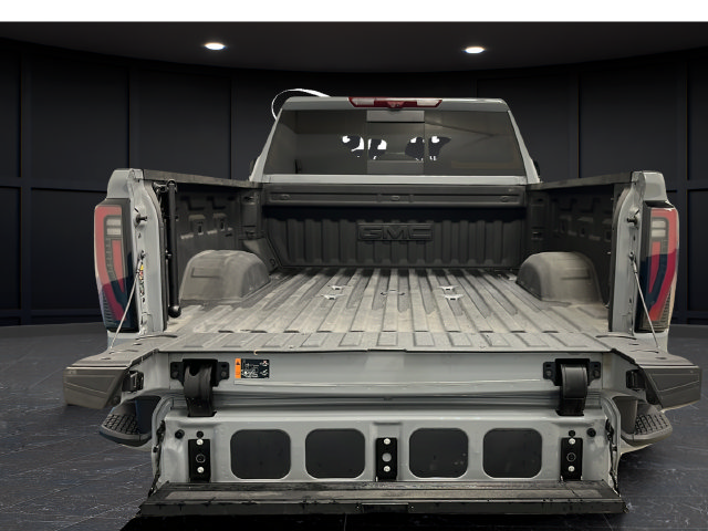 Used 2025 GMC Sierra 3500 AT4 w/ AT4 Premium Plus Package AWD/4WD image 32
