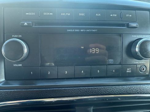 Used 2014 RAM C/V Tradesman image 32