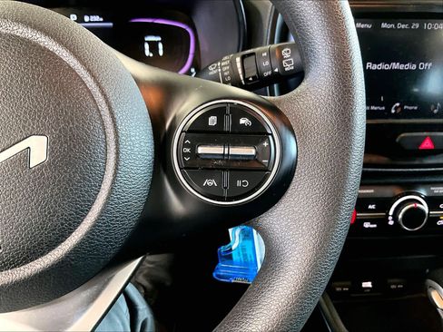 Used 2023 Kia Soul LX image 23