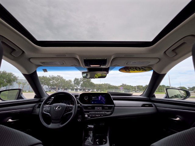 Used 2025 Lexus ES 350 w/ Premium Package FWD image 19