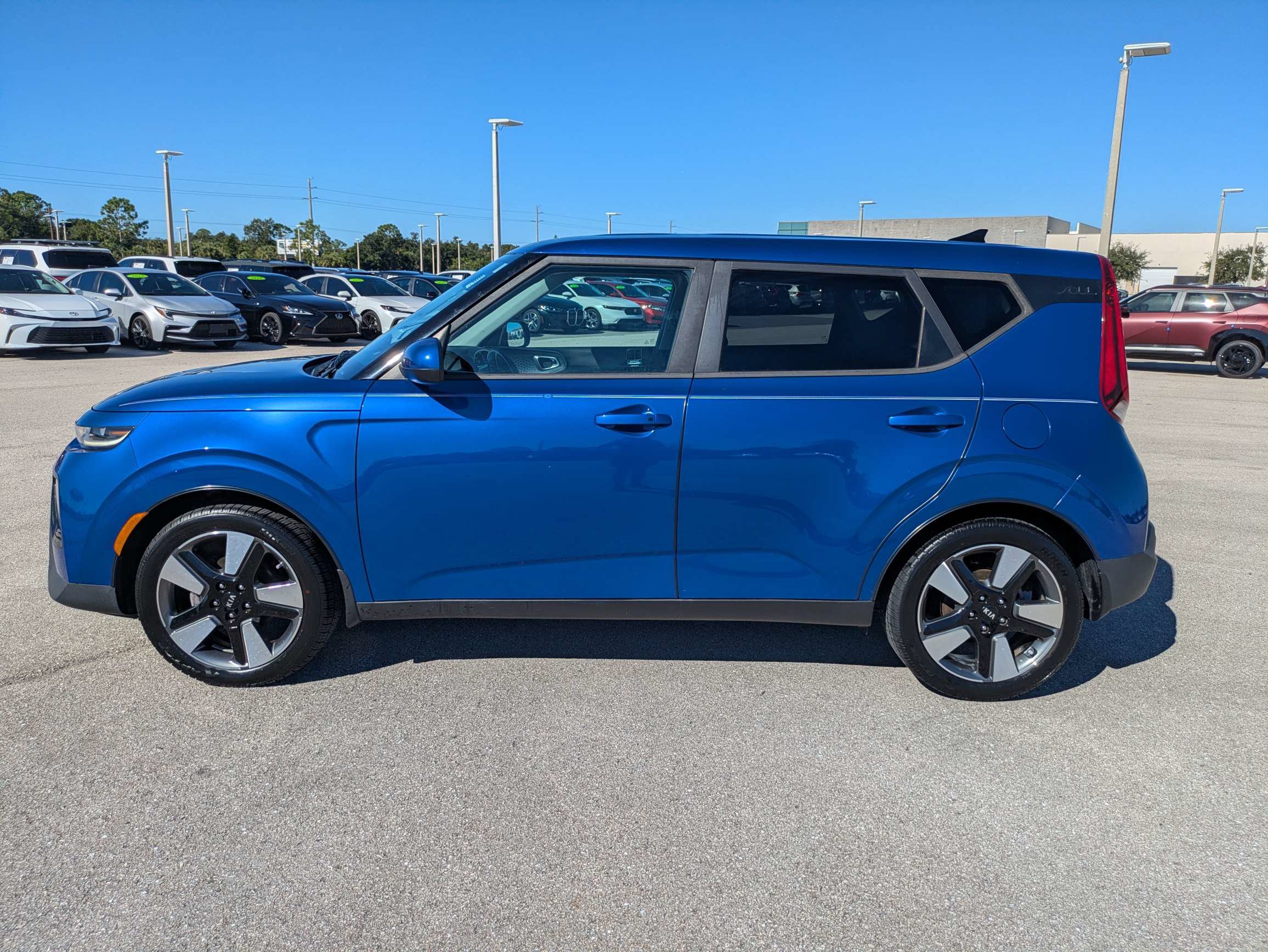 Used 2020 Kia Soul EX w/ Option Group 015 FWD image 7