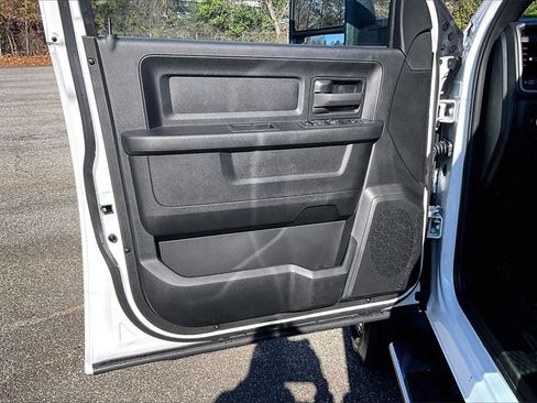 New 2024 RAM 5500 Tradesman w/ Chrome Appearance Group image 17