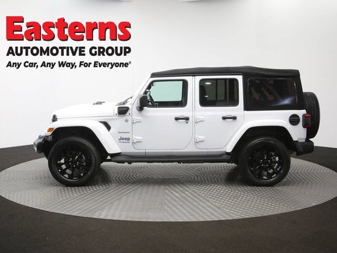 Used 2022 Jeep Wrangler Unlimited Sahara w/ Cold Weather Group AWD/4WD image 61